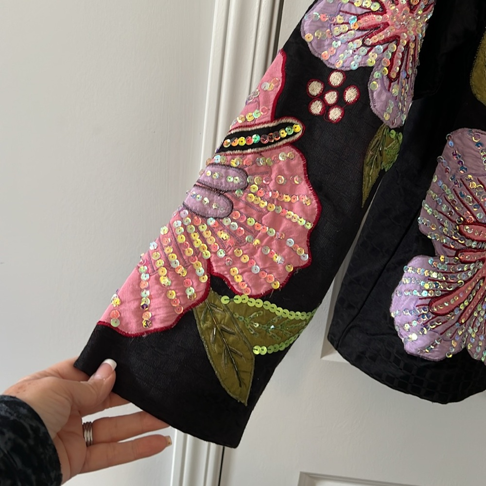 Drapers & Damon's black sequin floral jacket, size 1X.  Button front. - Picture 5 of 8